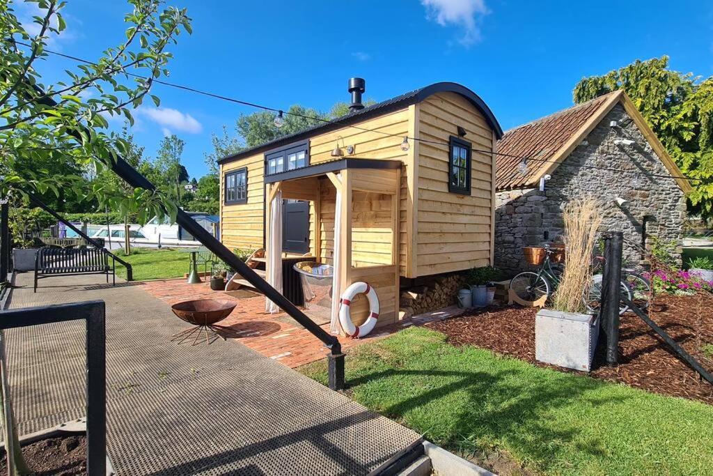 Island Hut - Outdoor Bath Tub, Firepit And Water Equipment Apartamento Saltford Exterior foto