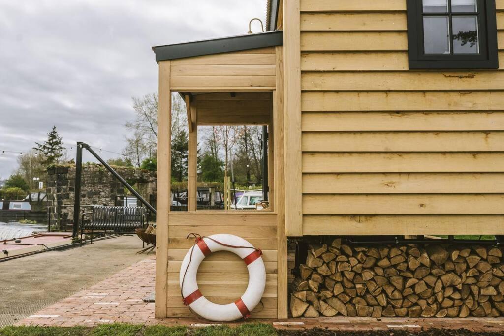 Island Hut - Outdoor Bath Tub, Firepit And Water Equipment Apartamento Saltford Exterior foto